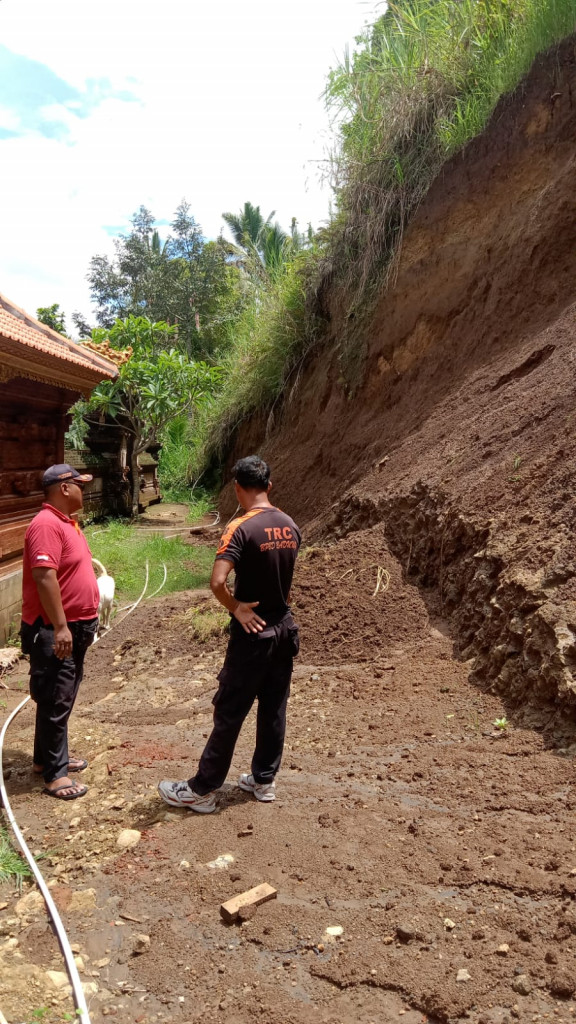Tanah Longsor di Banjar Batulantang, Desa Sulangai, Kecamatan Petang Tanggal 05 Desember 2023